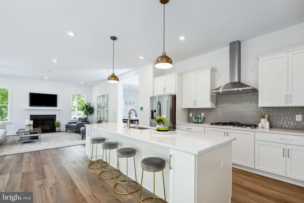 2709 FLORIS LANE