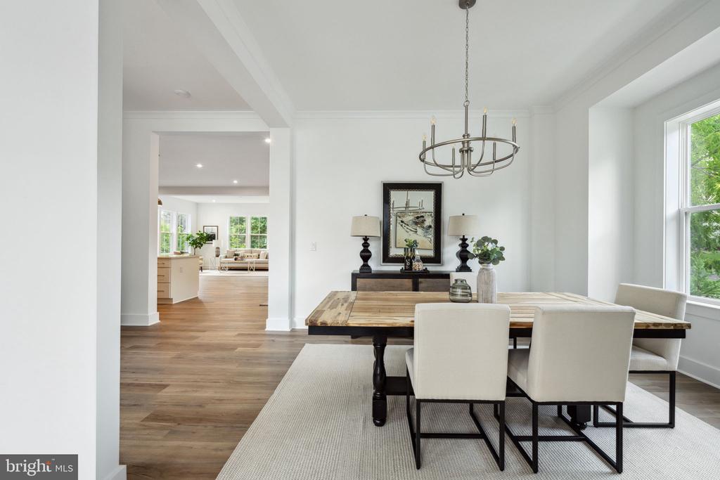 2709 FLORIS LANE