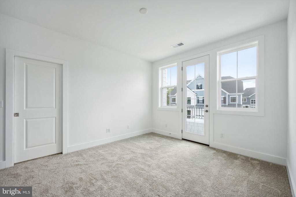 2709 FLORIS LANE