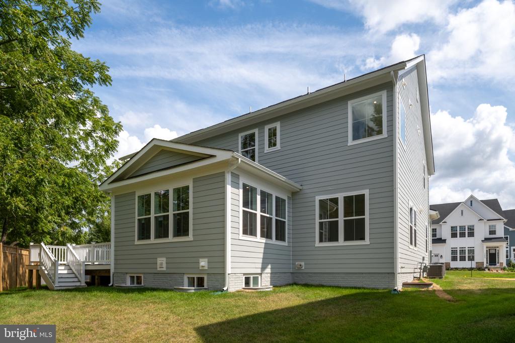 2709 FLORIS LANE