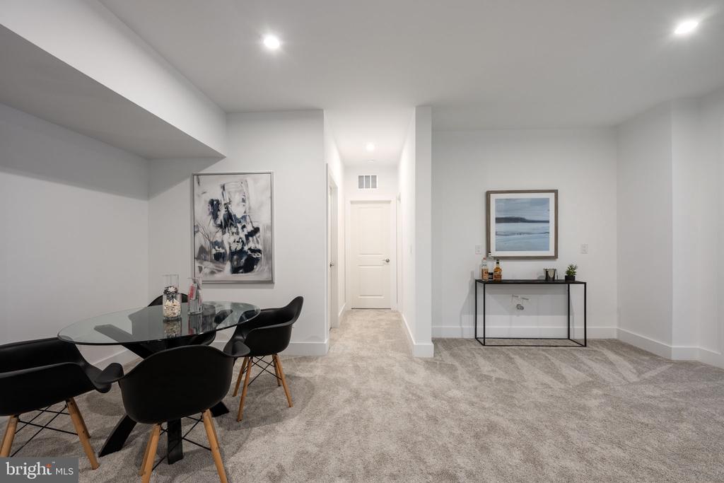 2709 FLORIS LANE