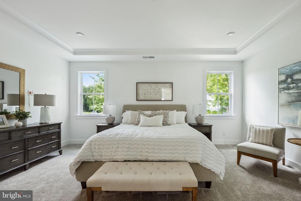 2709 FLORIS LANE