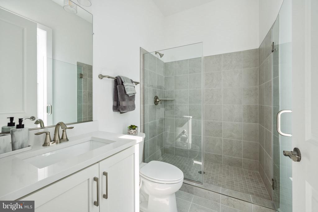 2709 FLORIS LANE