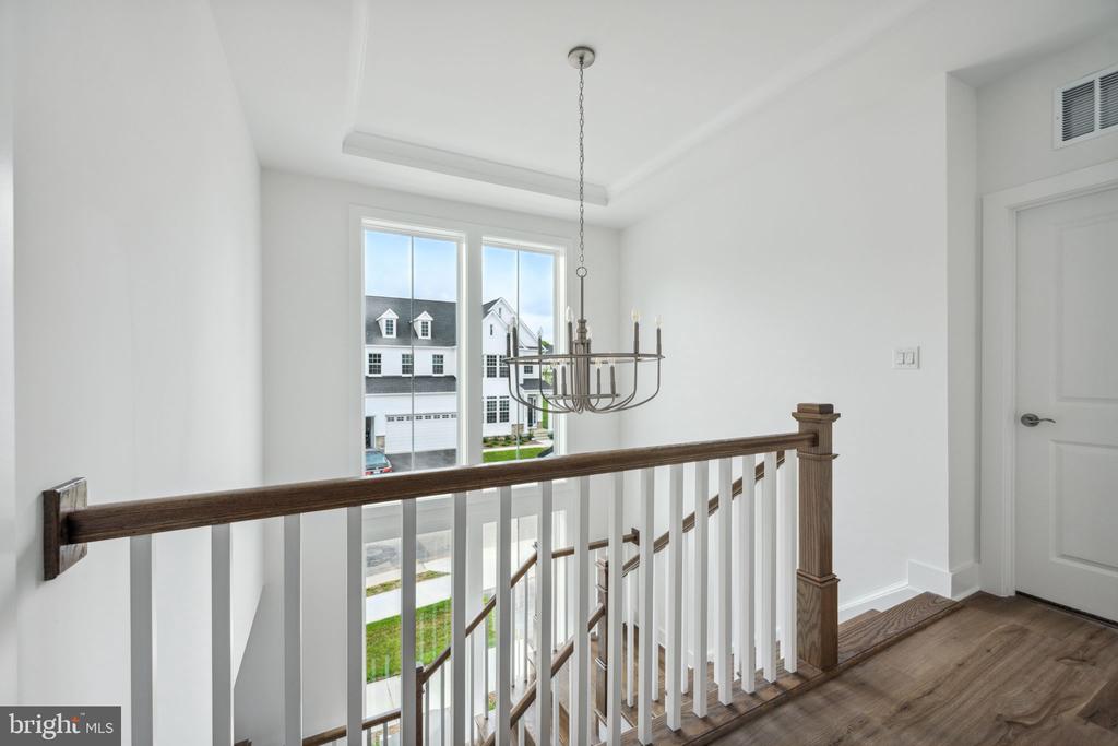 2709 FLORIS LANE