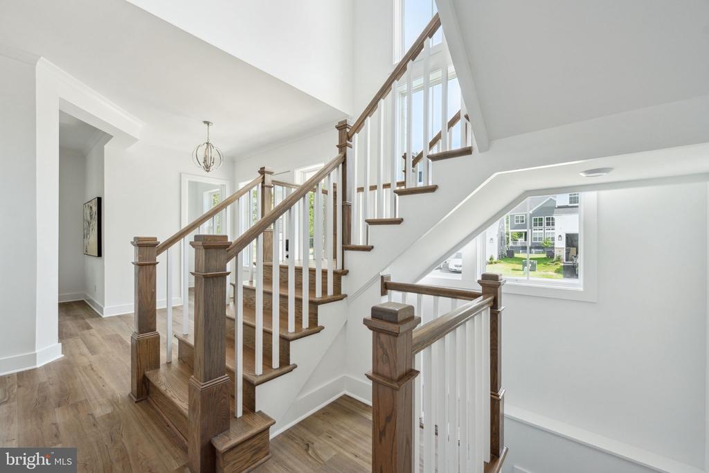 2709 FLORIS LANE