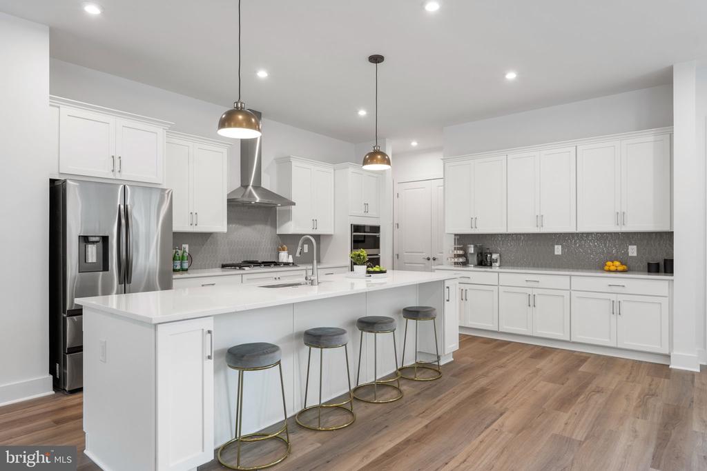 2709 FLORIS LANE