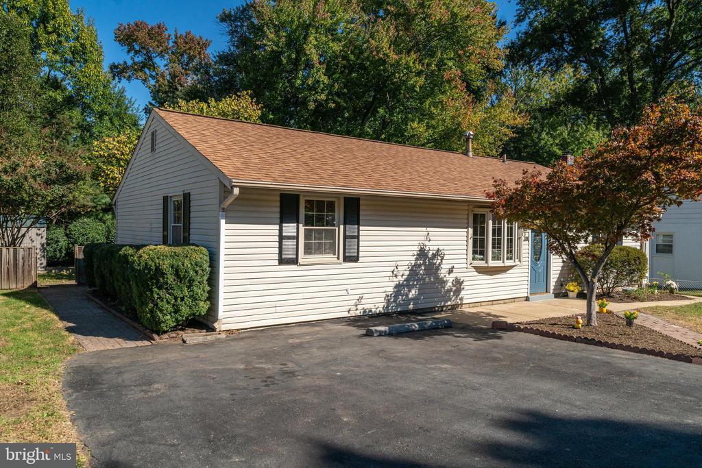 3808 Elmwood Dr