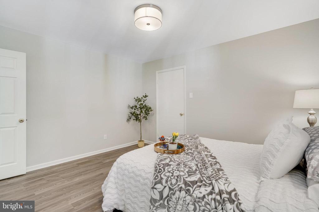 3808 Elmwood Dr
