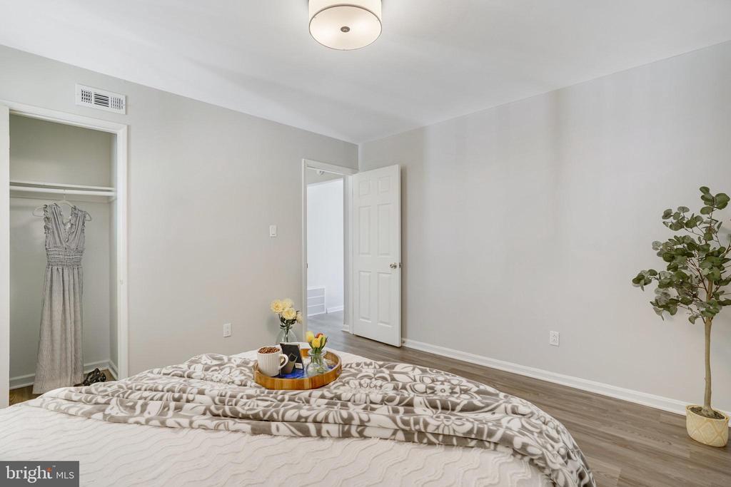 3808 Elmwood Dr