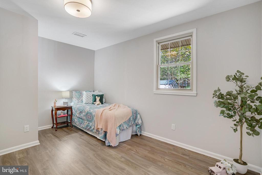 3808 Elmwood Dr