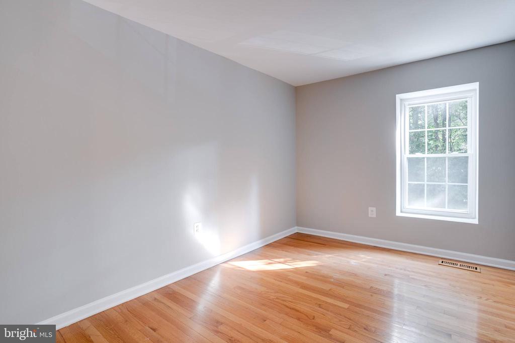 10186 Sassafras Woods Ct