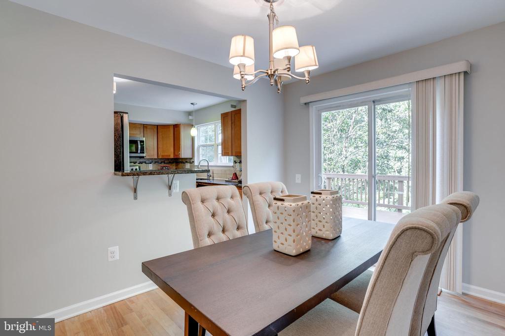 10186 Sassafras Woods Ct