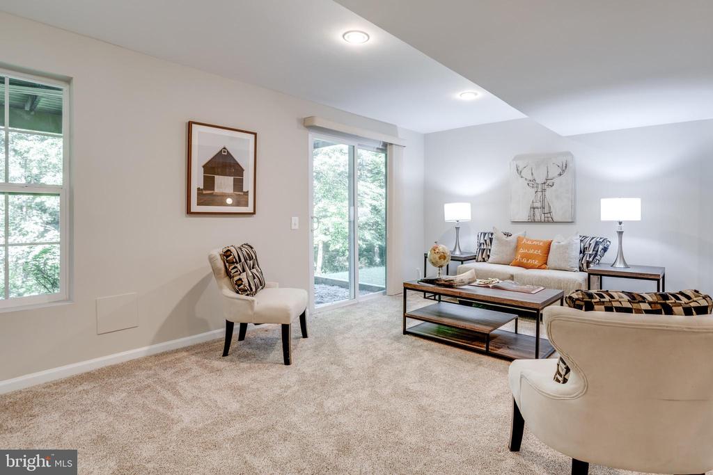 10186 Sassafras Woods Ct