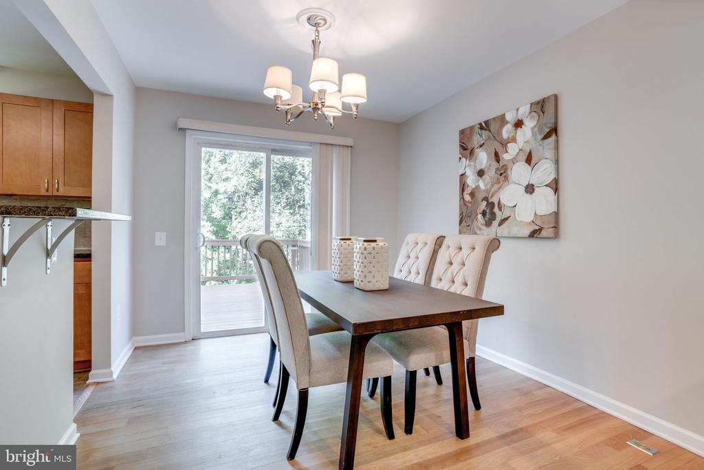 10186 Sassafras Woods Ct