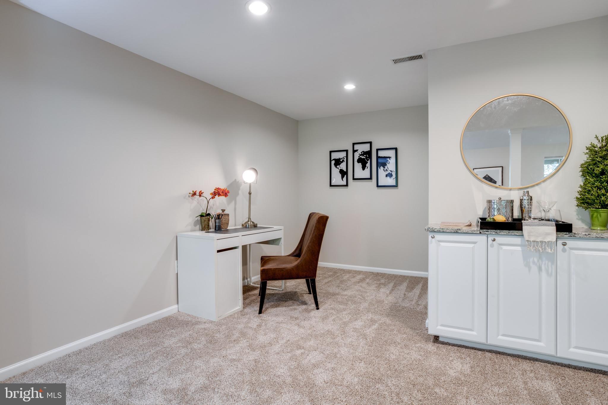 10186 Sassafras Woods Ct