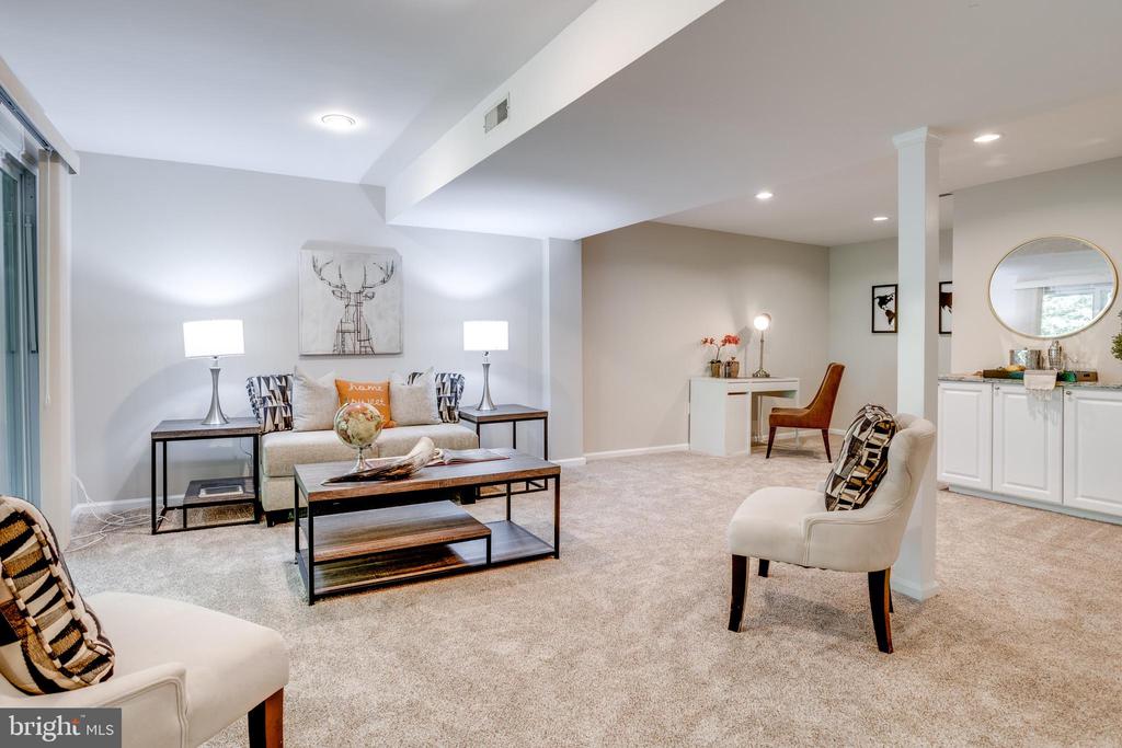 10186 Sassafras Woods Ct