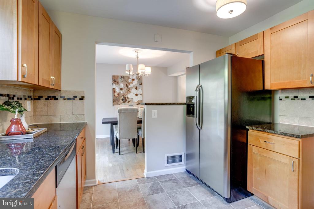 10186 Sassafras Woods Ct