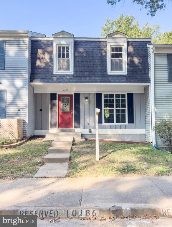 10186 Sassafras Woods Ct
