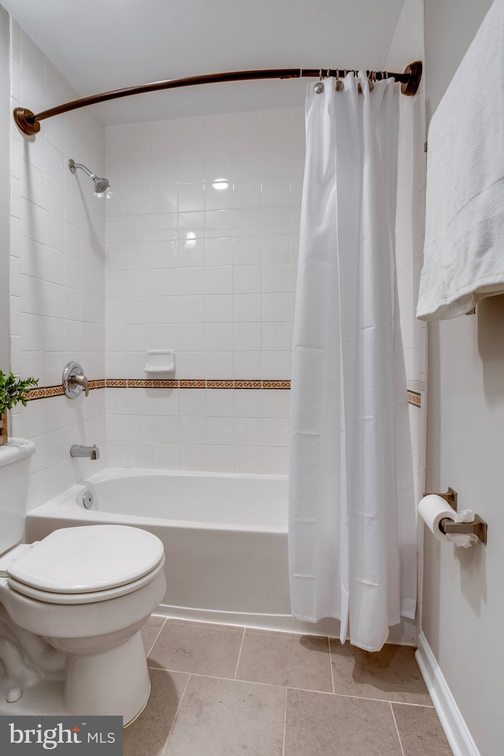 10186 Sassafras Woods Ct