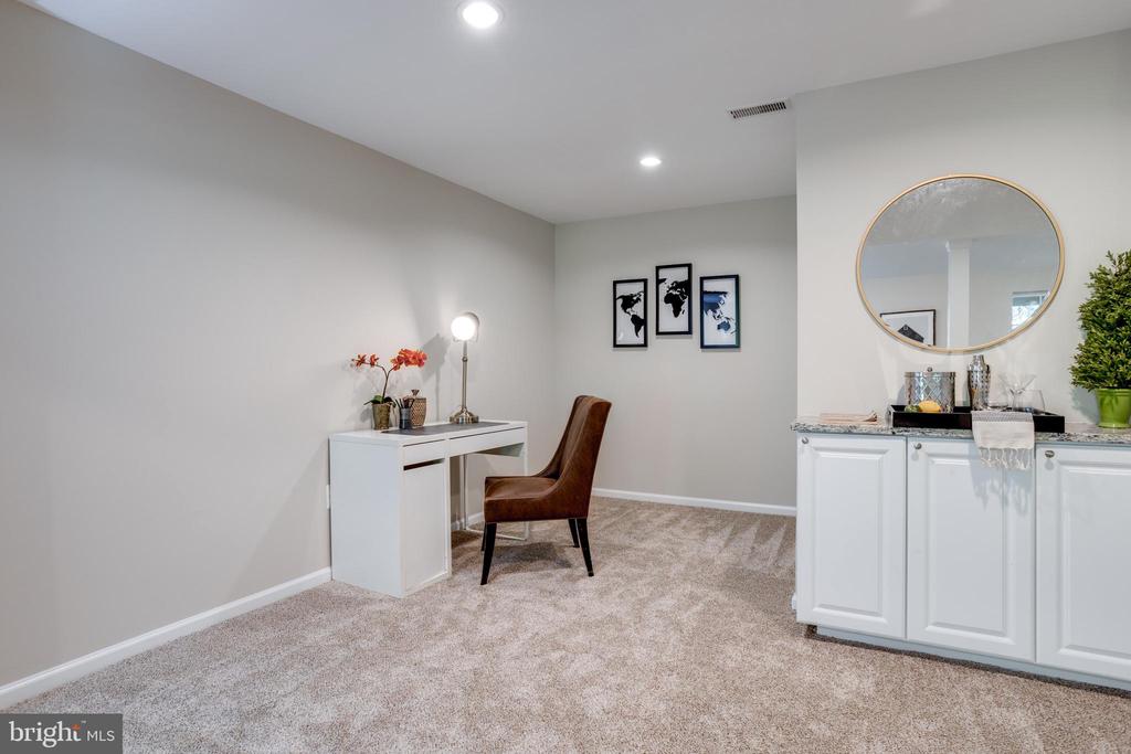10186 Sassafras Woods Ct