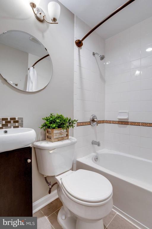 10186 Sassafras Woods Ct