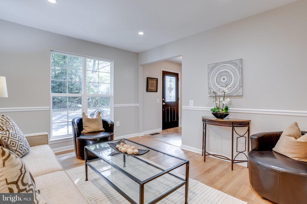 10186 Sassafras Woods Ct
