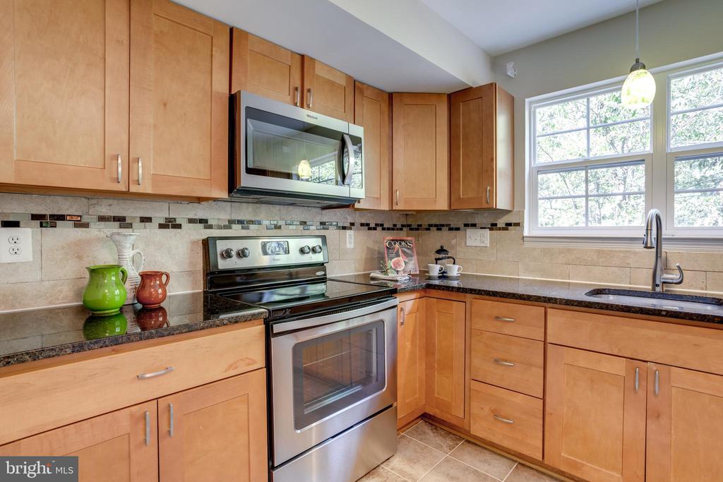 10186 Sassafras Woods Ct