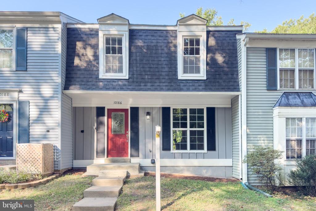 10186 Sassafras Woods Ct