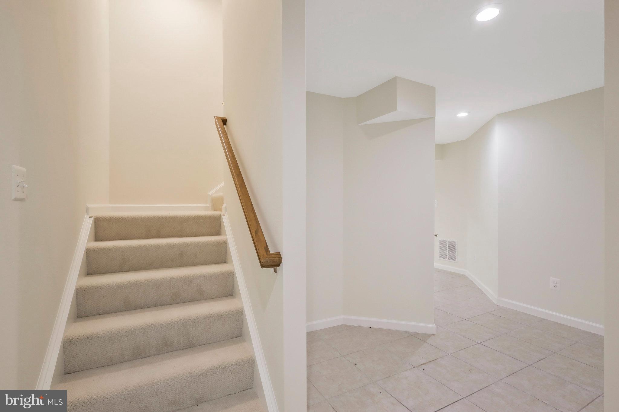 8433 WHITEHAVEN COURT