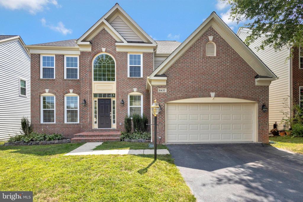 8433 WHITEHAVEN COURT
