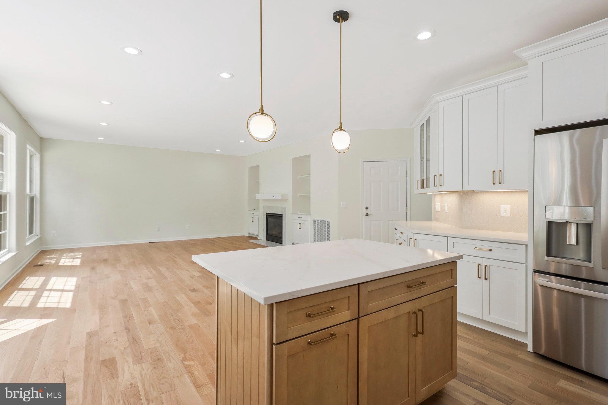 8433 WHITEHAVEN COURT