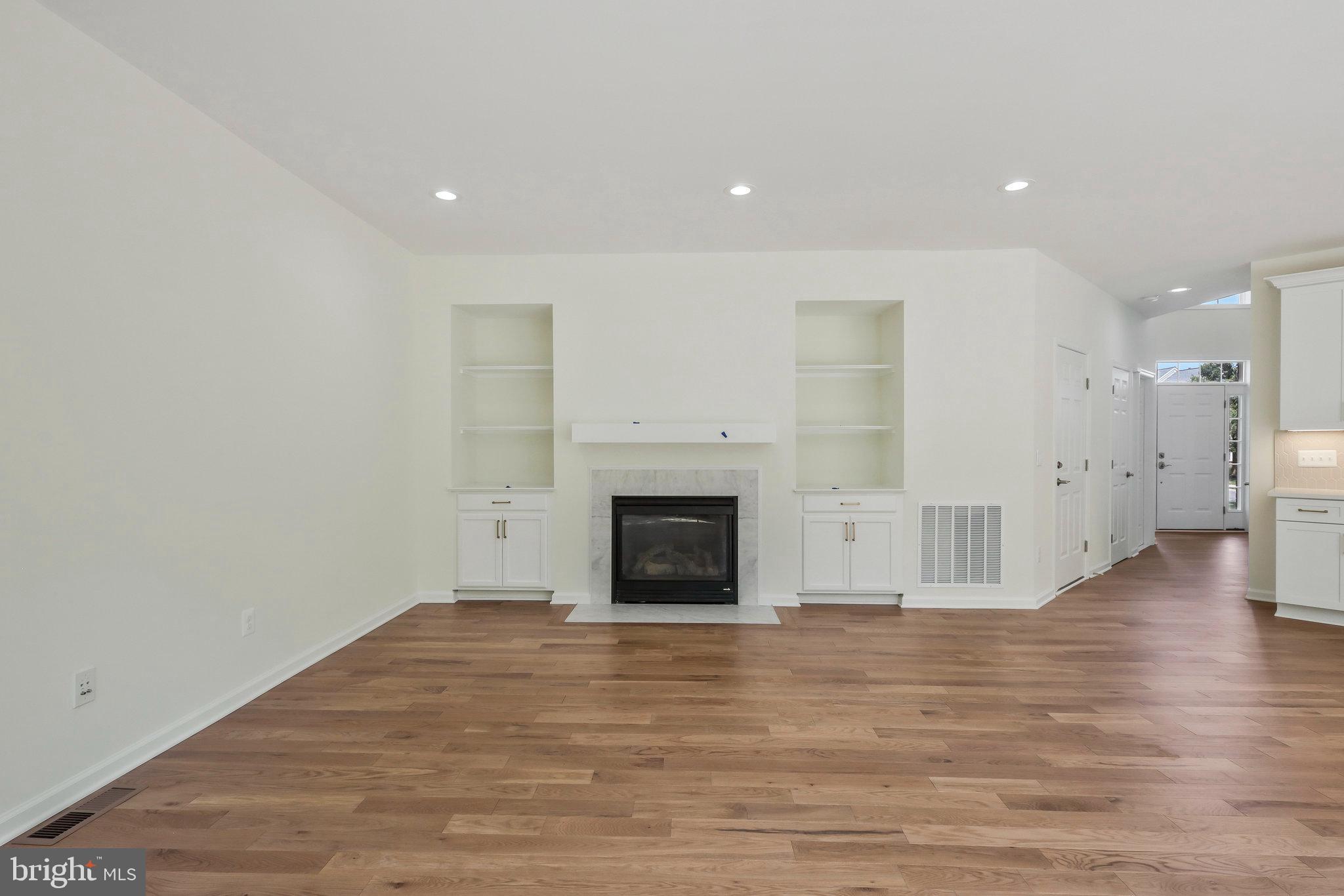 8433 WHITEHAVEN COURT