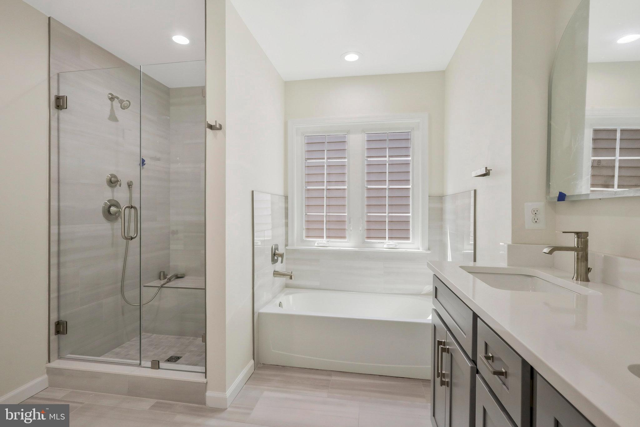 8433 WHITEHAVEN COURT