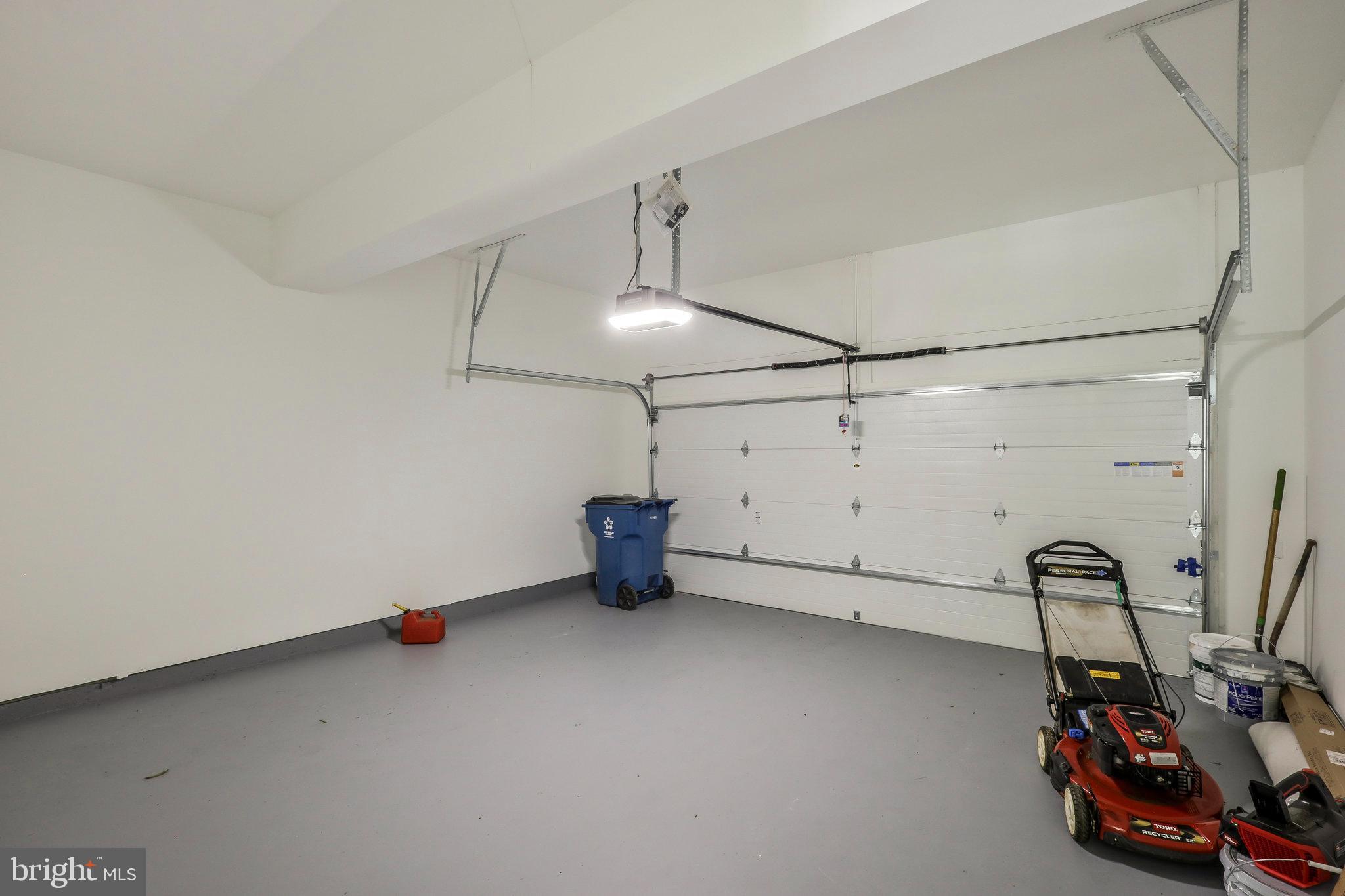 8433 WHITEHAVEN COURT