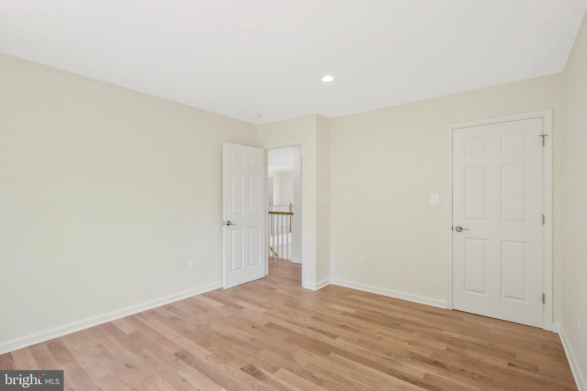 8433 WHITEHAVEN COURT