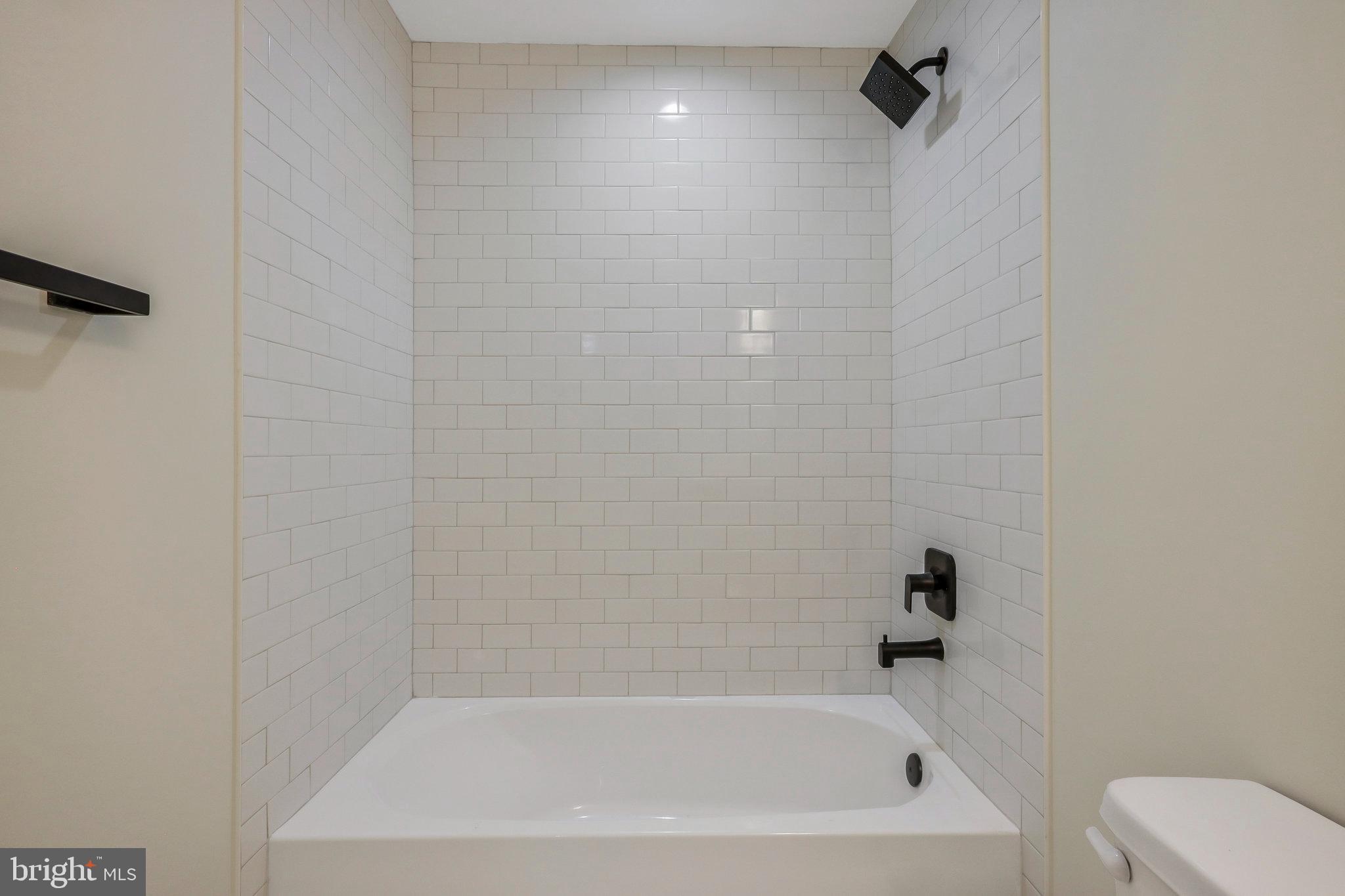 8433 WHITEHAVEN COURT