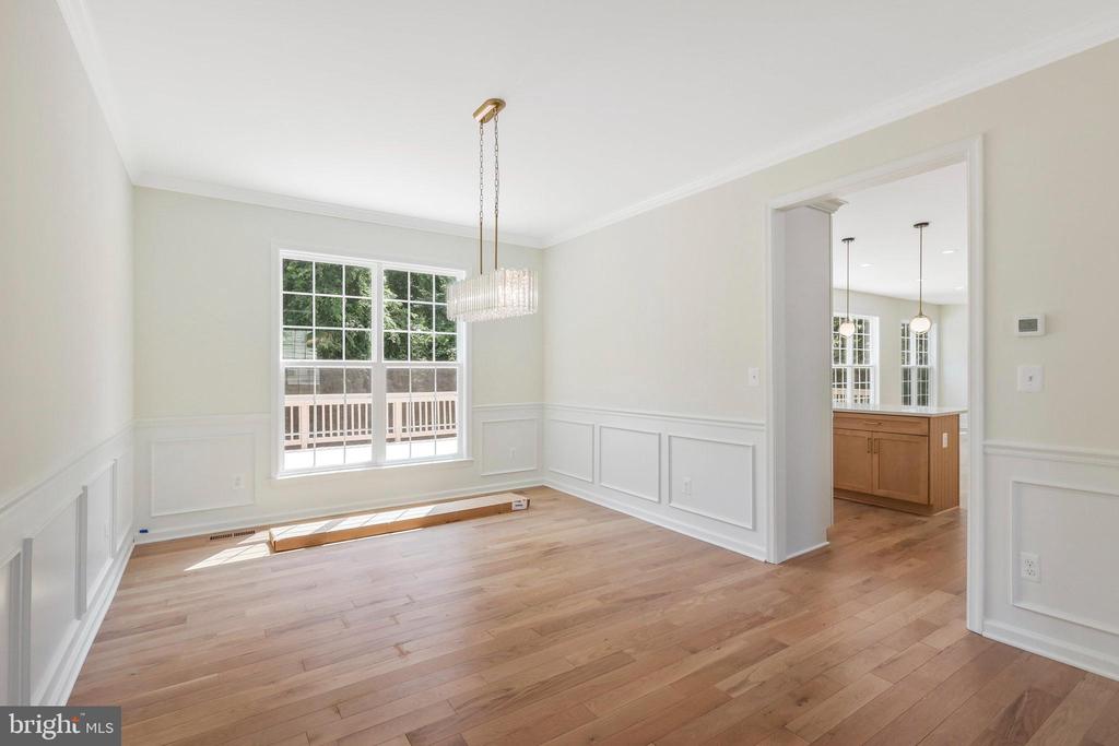8433 WHITEHAVEN COURT