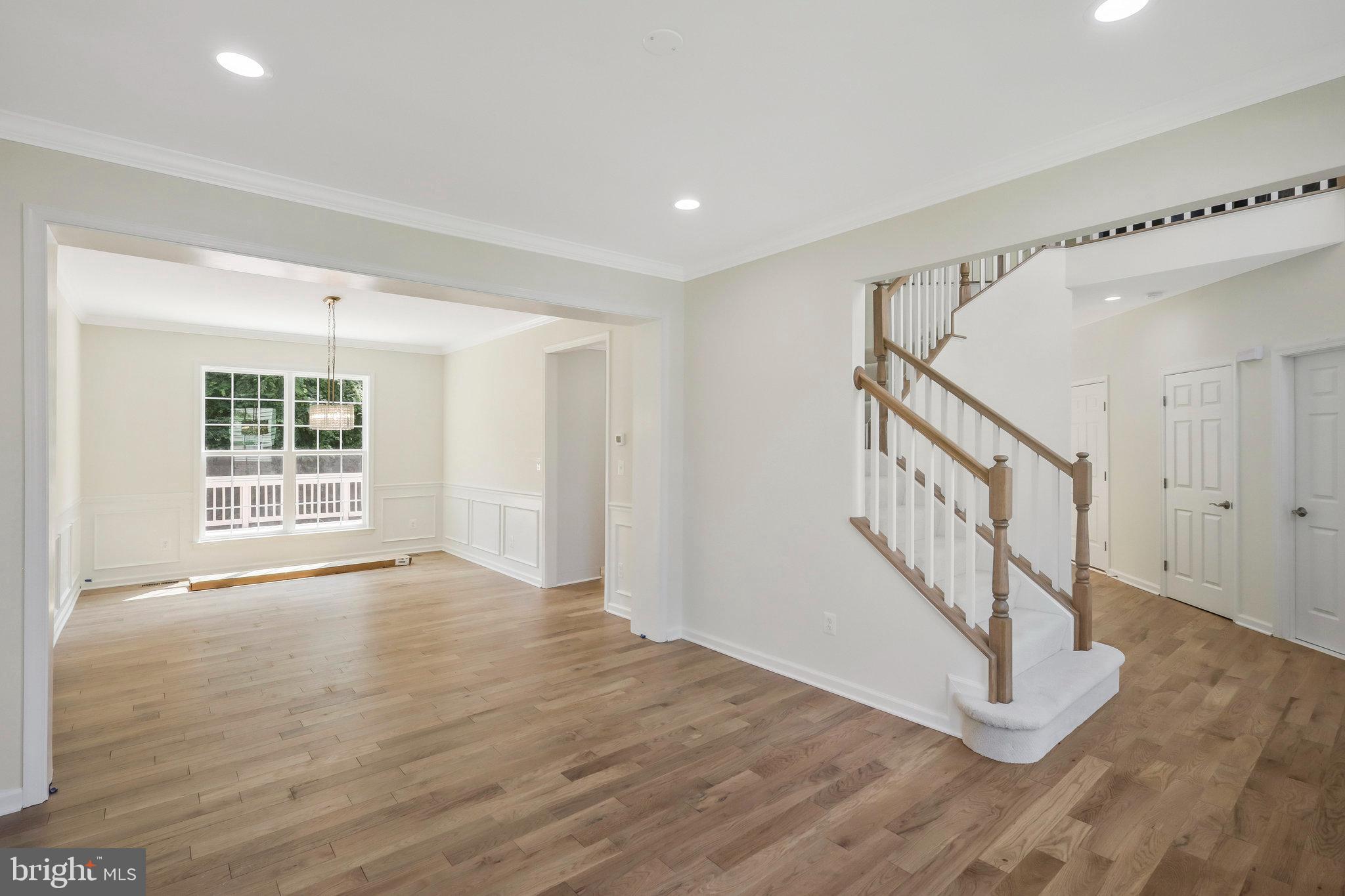 8433 WHITEHAVEN COURT