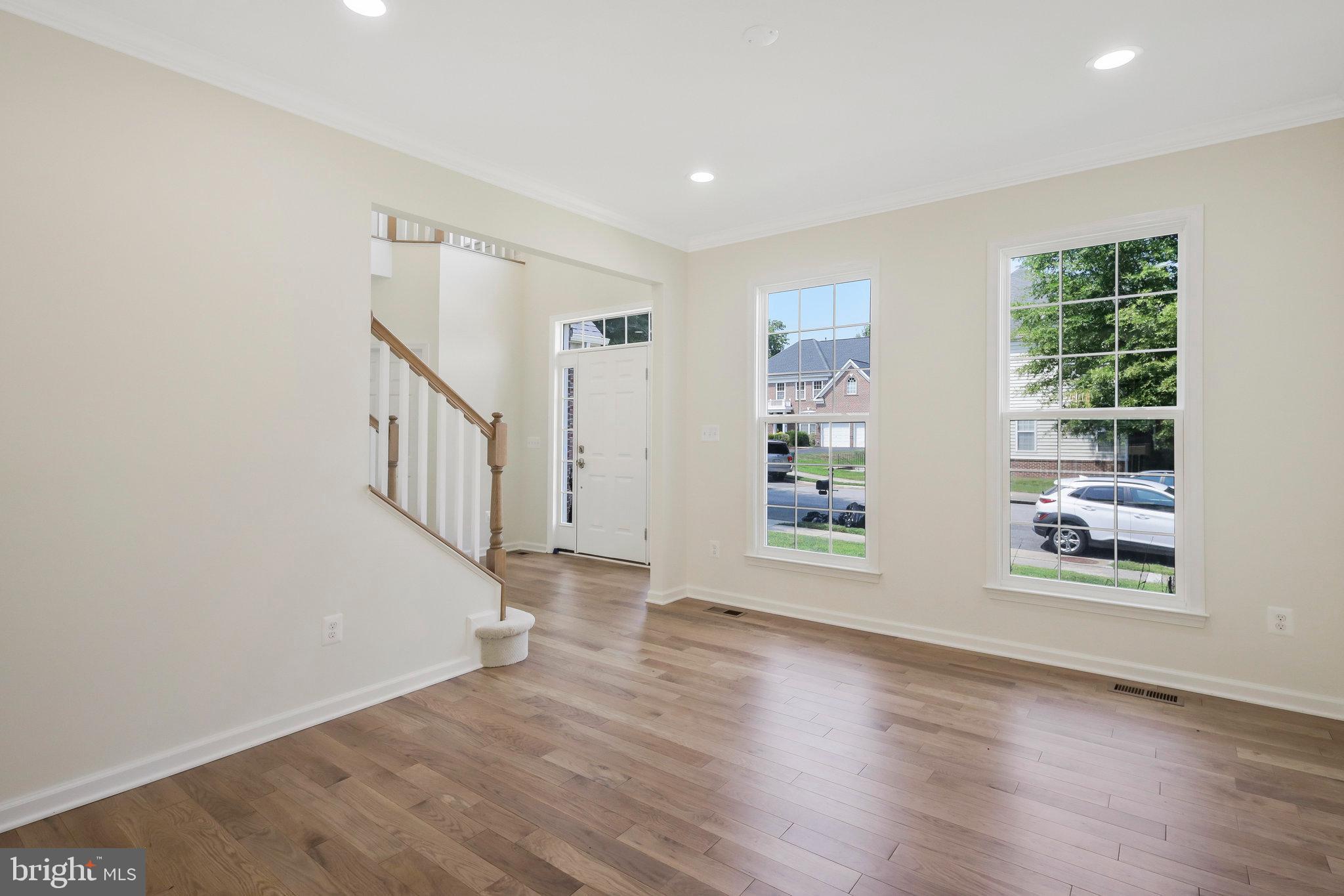 8433 WHITEHAVEN COURT