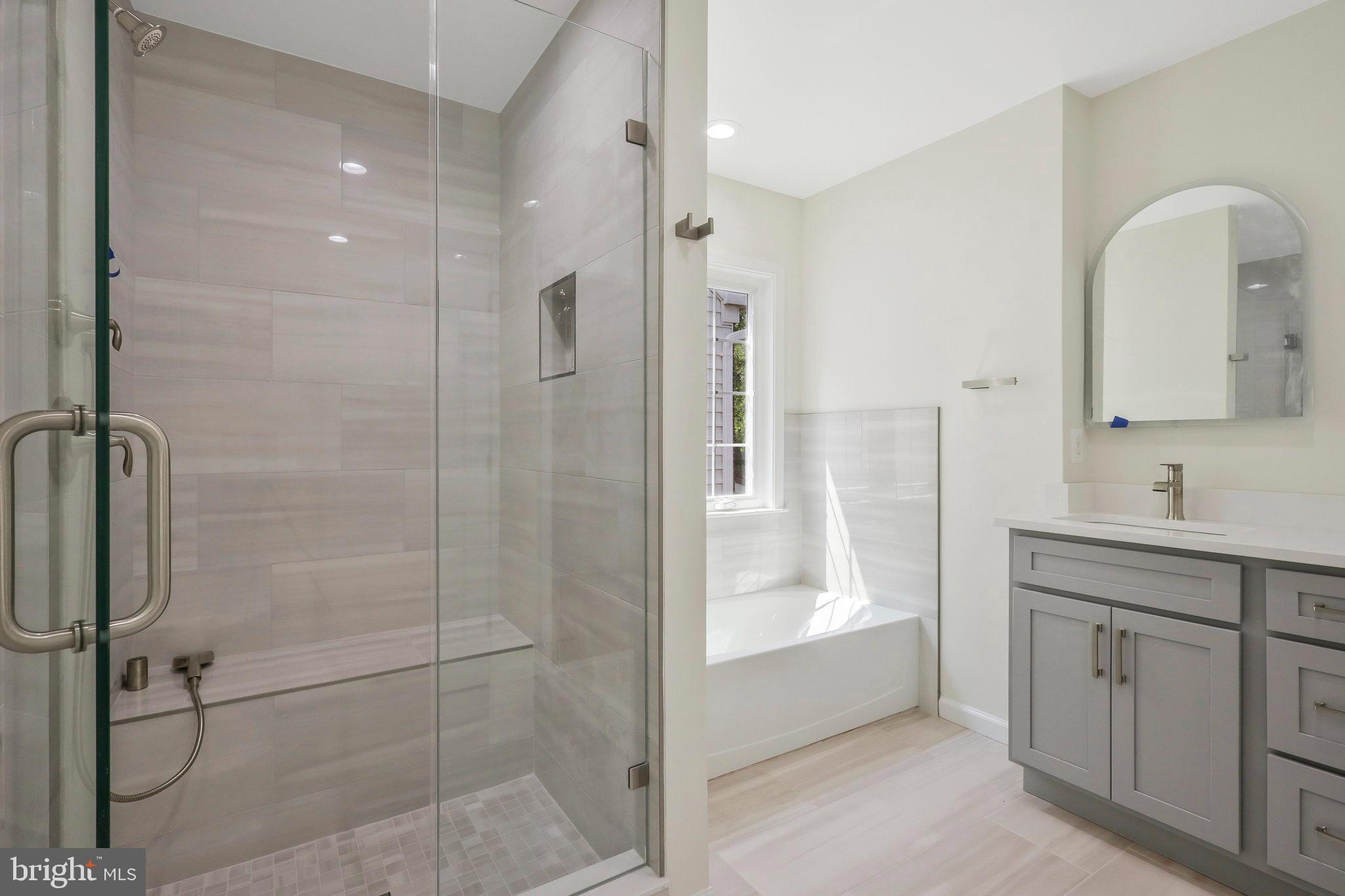 8433 WHITEHAVEN COURT