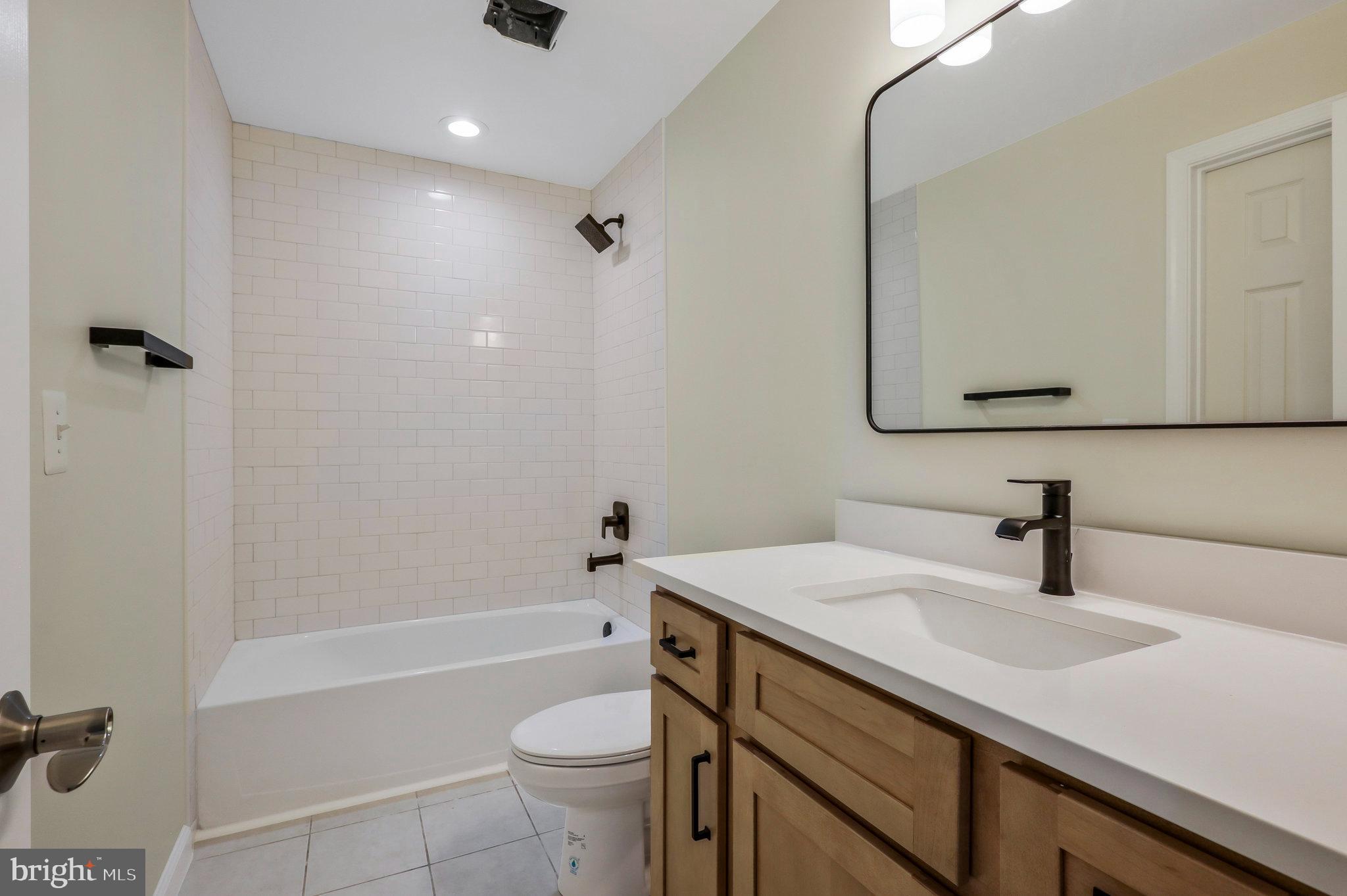 8433 WHITEHAVEN COURT