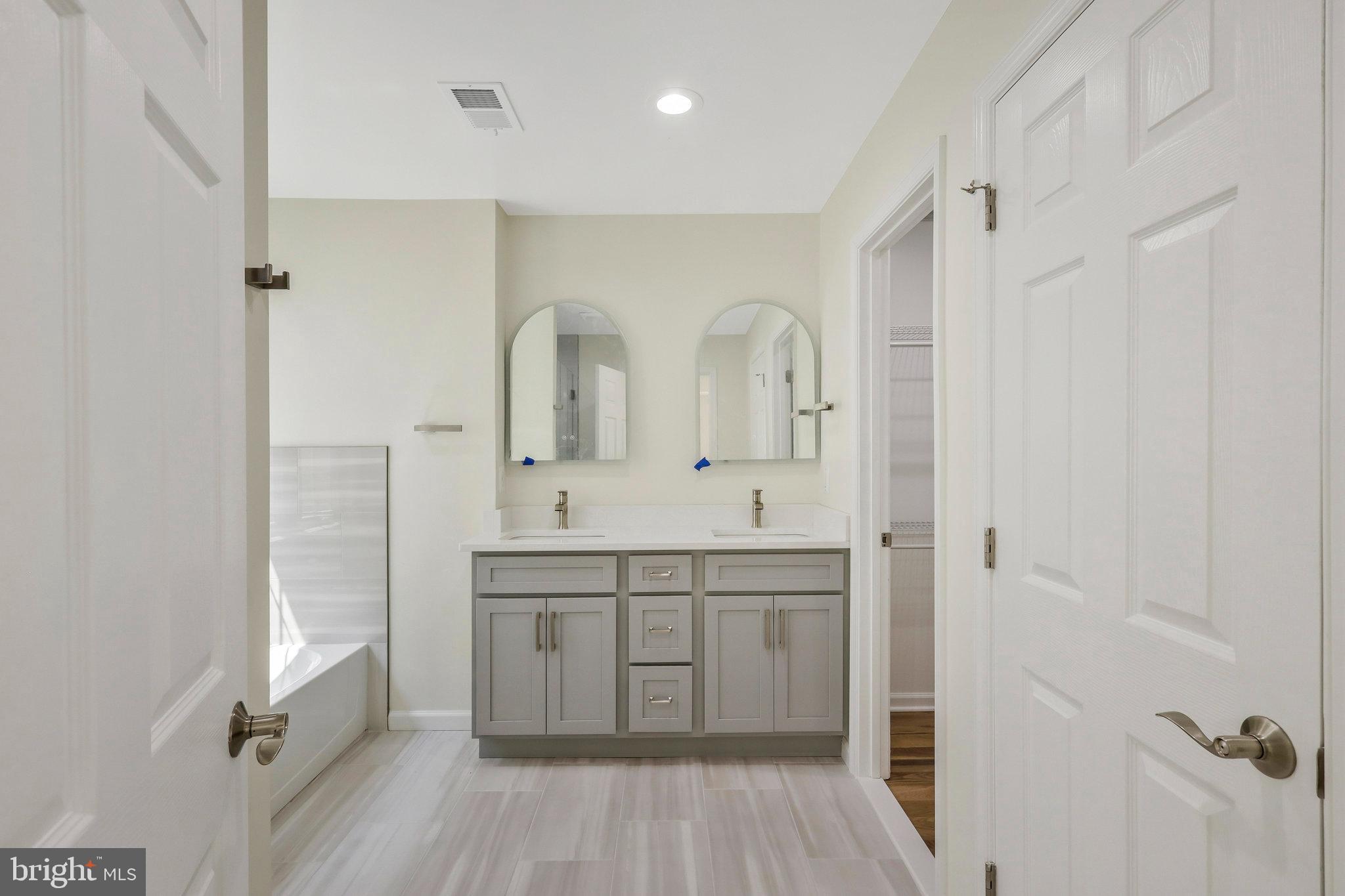 8433 WHITEHAVEN COURT