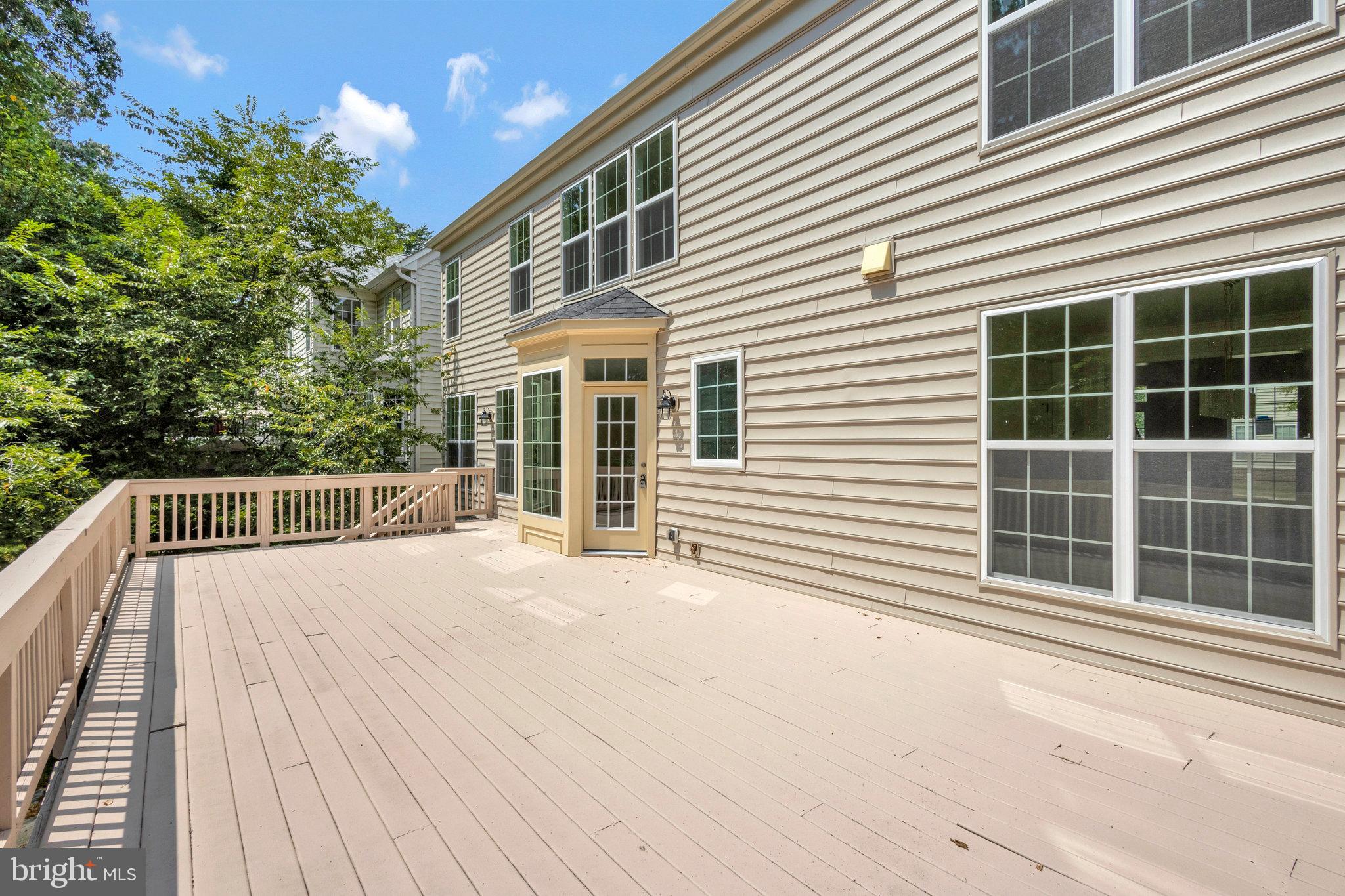 8433 WHITEHAVEN COURT