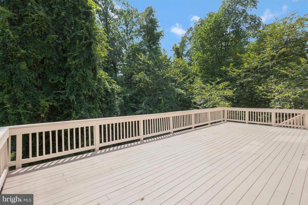 8433 WHITEHAVEN COURT