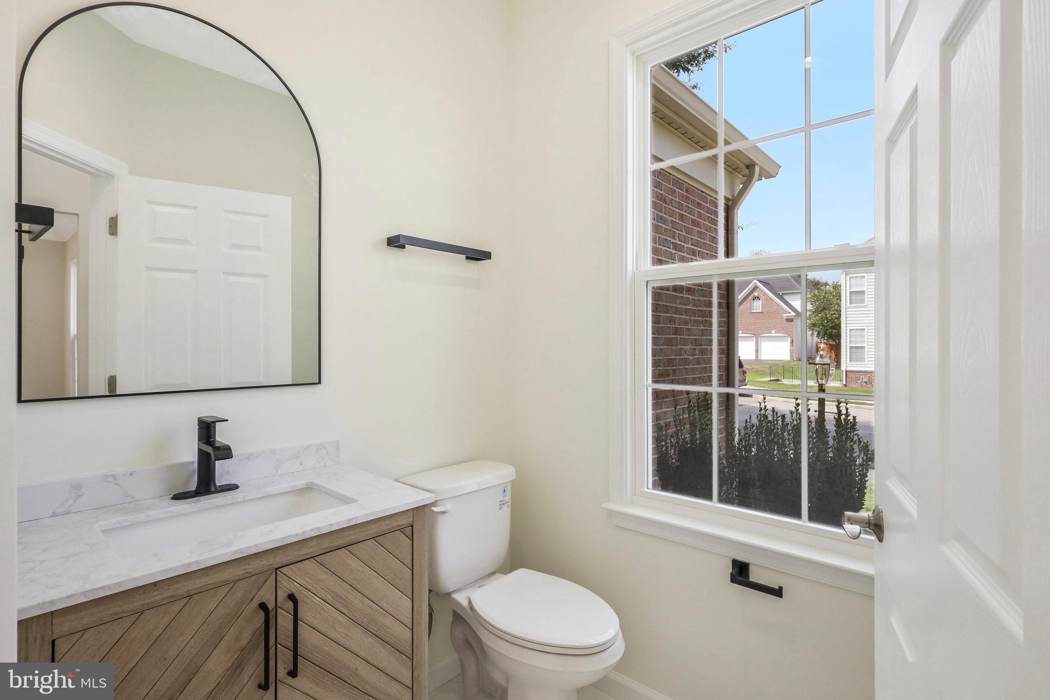 8433 WHITEHAVEN COURT