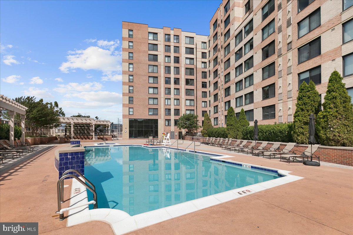 2451 Midtown Ave #209