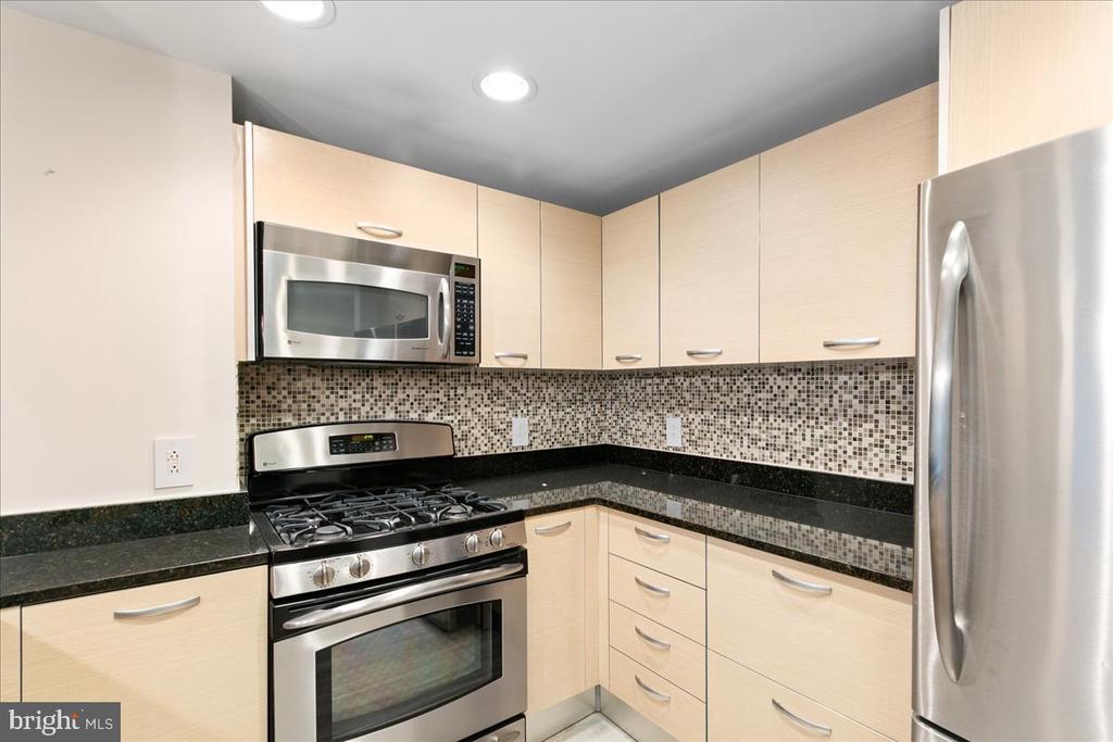 2451 Midtown Ave #209