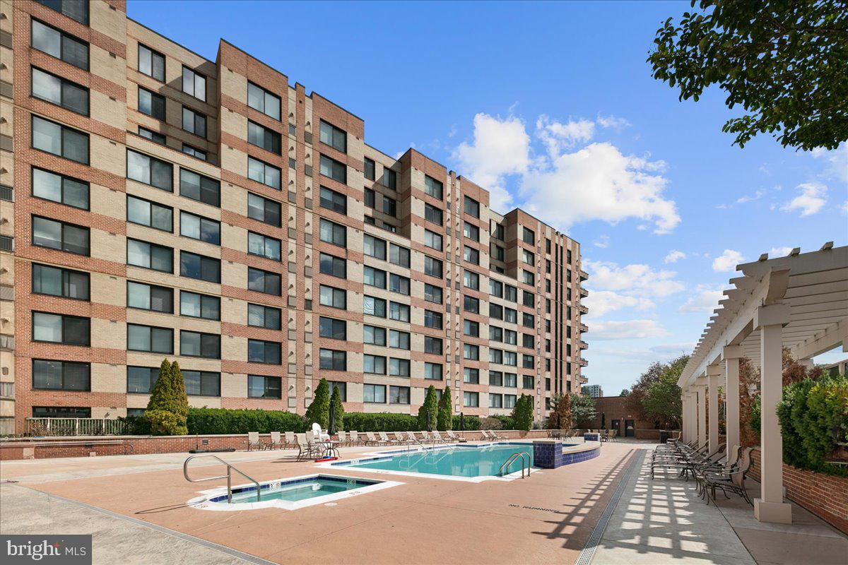 2451 Midtown Ave #209