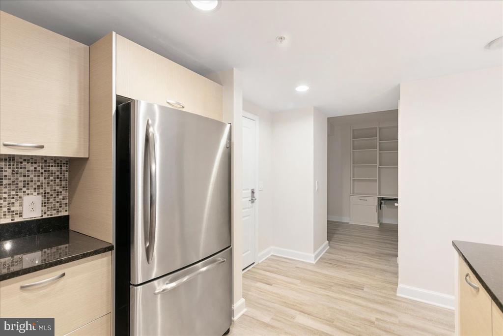 2451 Midtown Ave #209