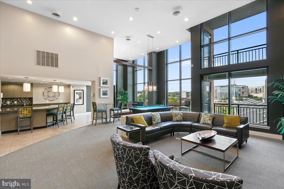 2451 Midtown Ave #209